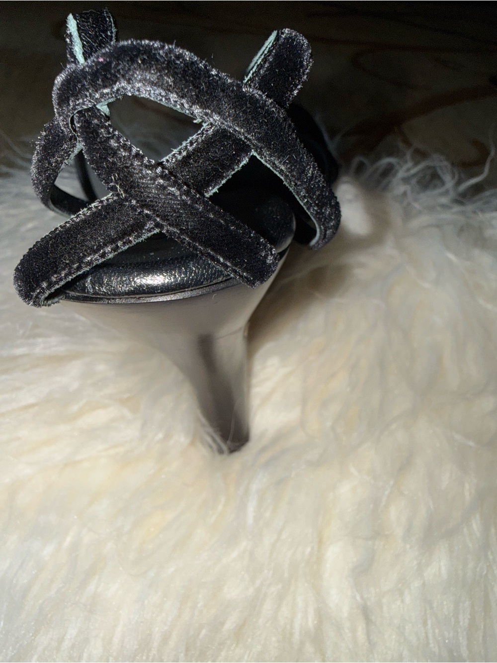Authentic Gucci Black Lace-Up Heeled Sandals with Gold Logo - Picture 5 of 9